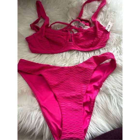 Victoria secret pink bikini 34B top medium bottom no padding on the bra nwt - Picture 1 of 6
